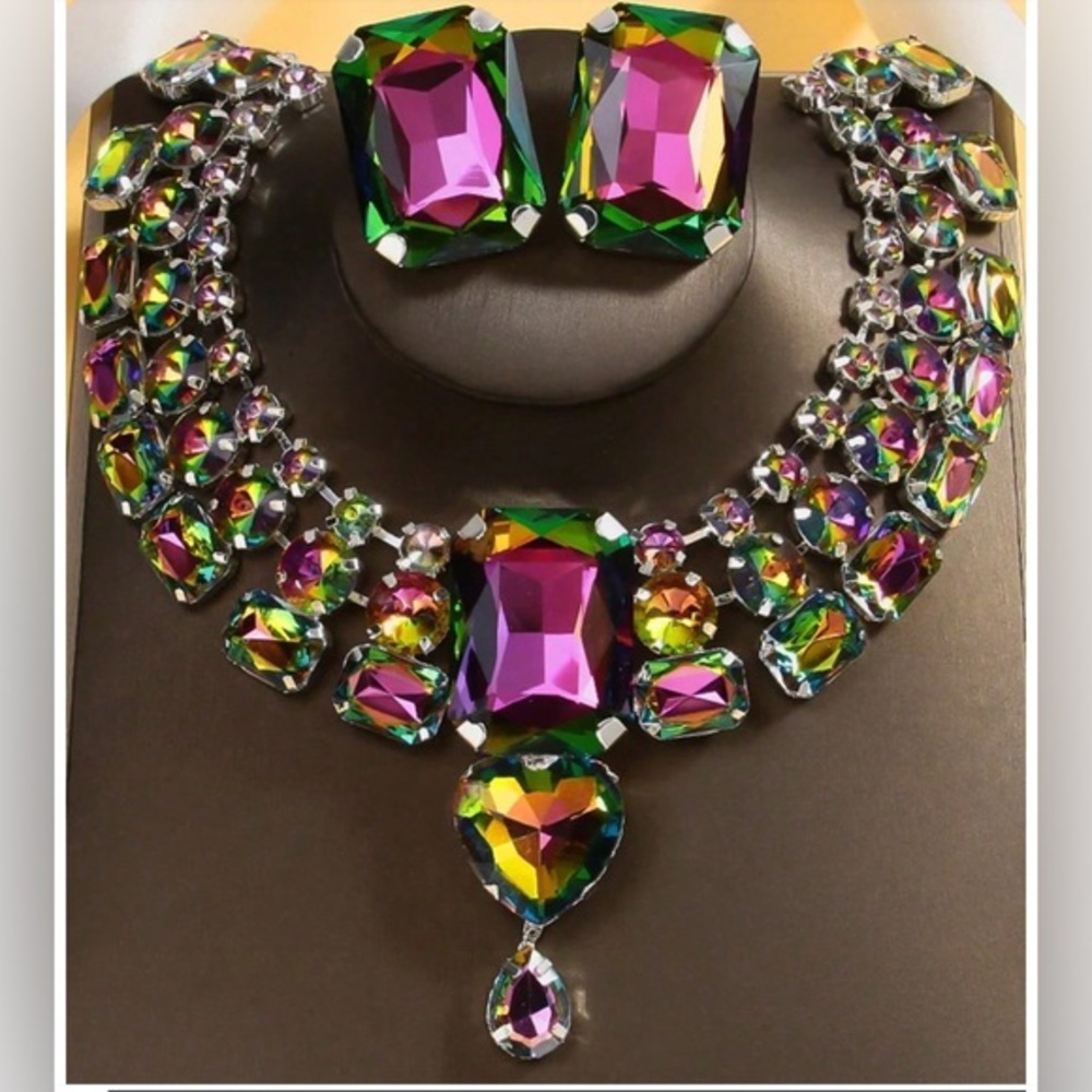 ✨NEW Elegant Multicolor Statement Necklace and Earrings Set